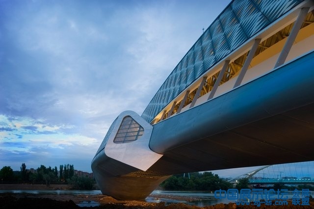 Zaragoza-Bridge-Pavilion-11.jpg